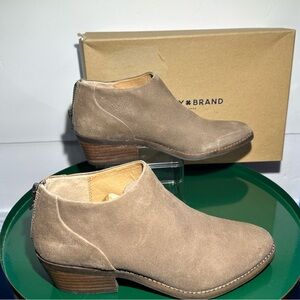 Lucky Brand Women's Fai Boot Size 7.5M Low Point Block Heel Tan Nubuck Zip